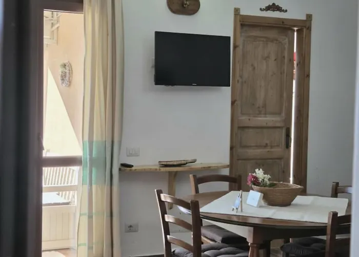 S'arrosa De Monti アパート